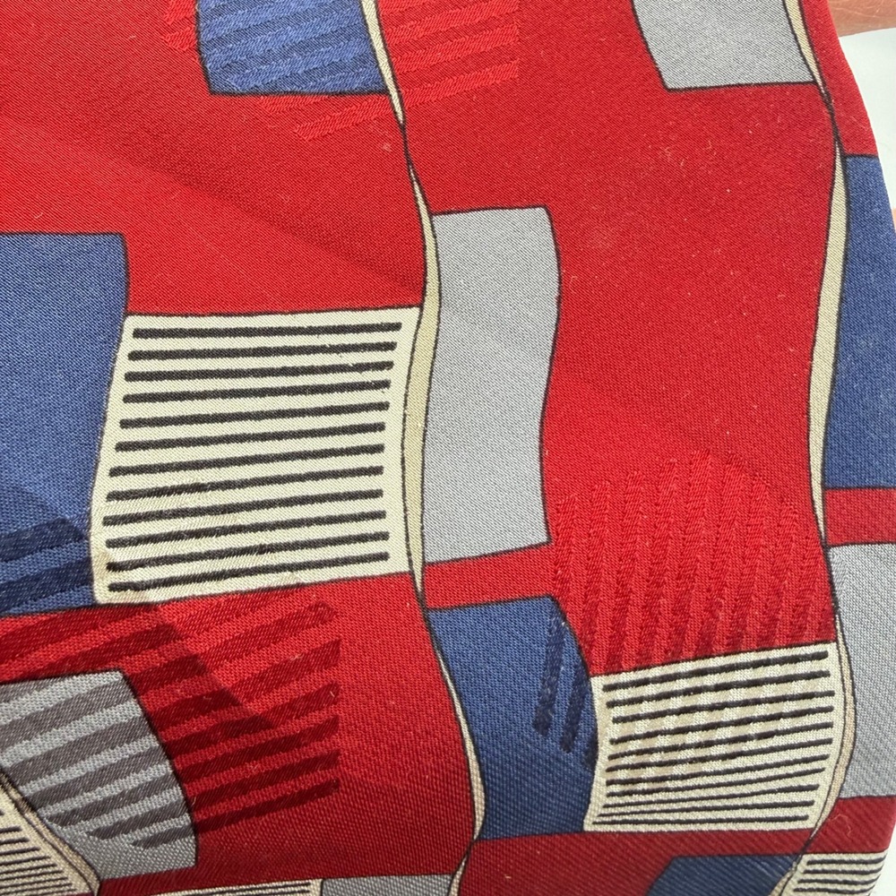 John Henry Mens Silk Tie Red Blue Grey Geometric Abstract Vintage Made in‎ USA - Picture 8 of 13